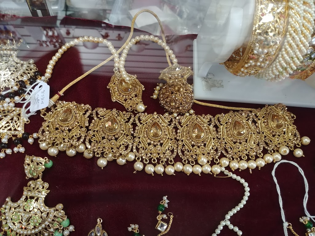 New Fashion Boutique | 30 Karachi Dr Unit 68, Markham, ON L3S 0B6, Canada | Phone: (905) 472-4400
