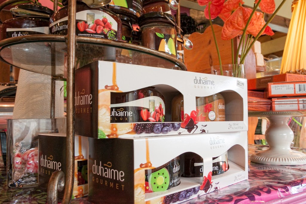 Les Reines des Prés Fleuriste | 224A Chemin du Lac-Millette, Piedmont, QC J0R 1R3, Canada | Phone: (450) 227-9900