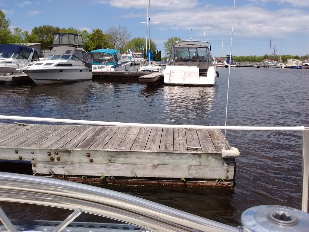 Central Marine Waubaushene | 55 Coldwater Rd, Waubaushene, ON L0K 2C0, Canada | Phone: (705) 526-4251