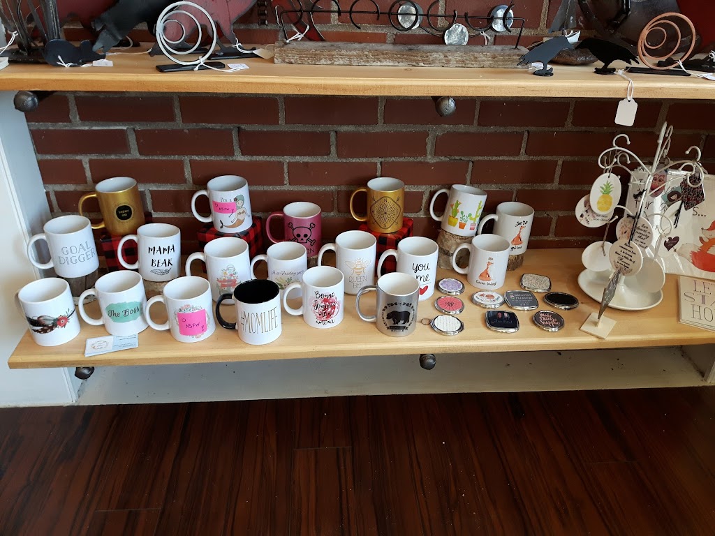Hello Smoothies,Juices & Boutique | 185 Commercial St Unit 105, Berwick, NS B0P 1E0, Canada | Phone: (902) 538-7796