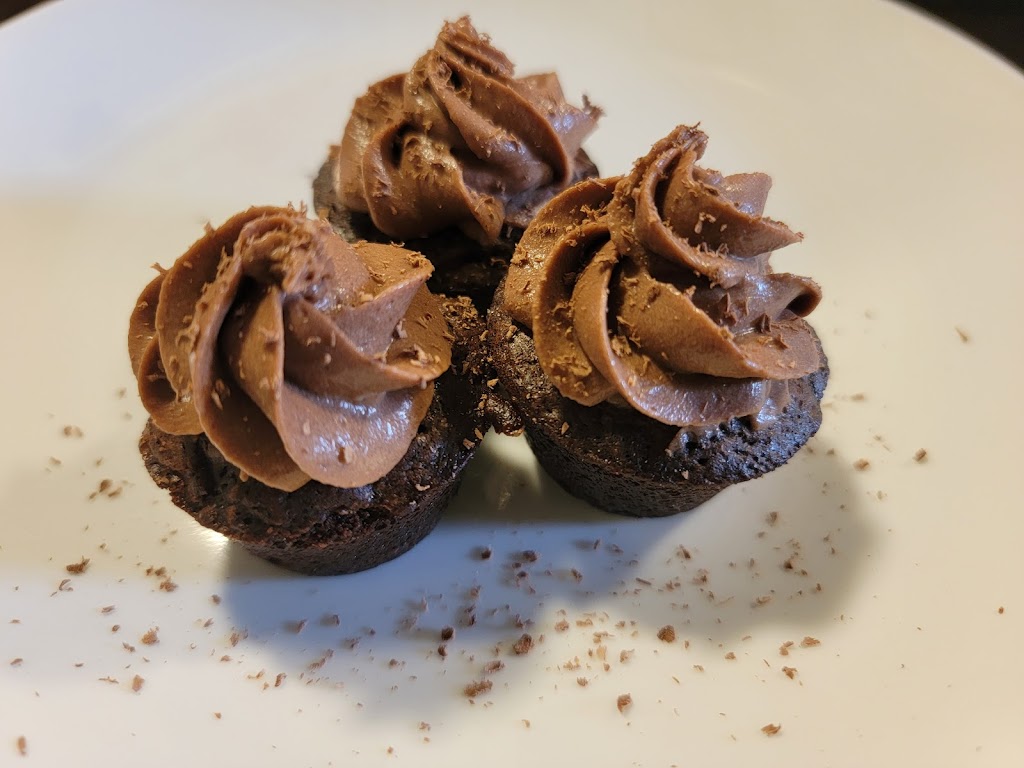 Rishelles Home Baking | 7390 W Saanich Rd #49, Saanichton, BC V8M 1R9, Canada | Phone: (250) 580-7148