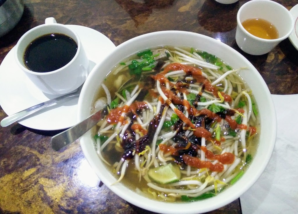 Huongs Vietnamese Bistro | 359 Booth St, Ottawa, ON K1R 7K1, Canada | Phone: (613) 237-8755