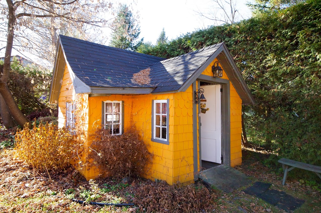 A Tout Venant B & B | 20 Rue Bellevue, Magog, QC J1X 3H2, Canada | Phone: (888) 611-5577
