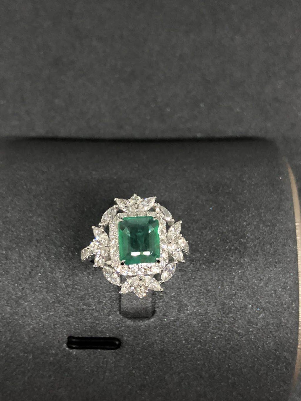 M&G Jewellery Inc. | 1921 Eglinton Ave E, Scarborough, ON M1L 2L6, Canada | Phone: (647) 558-8135