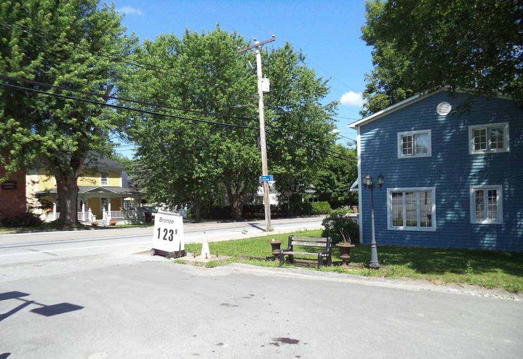 Station Fribourg | 45 Rue Principale, Frelighsburg, QC J0J 1C0, Canada | Phone: (450) 298-5000