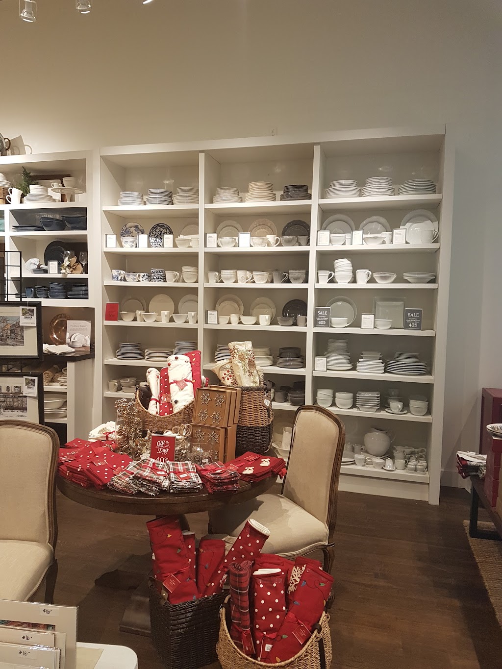 Pottery Barn | 3401 Dufferin St #215, North York, ON M6A 2T9, Canada | Phone: (416) 785-1233