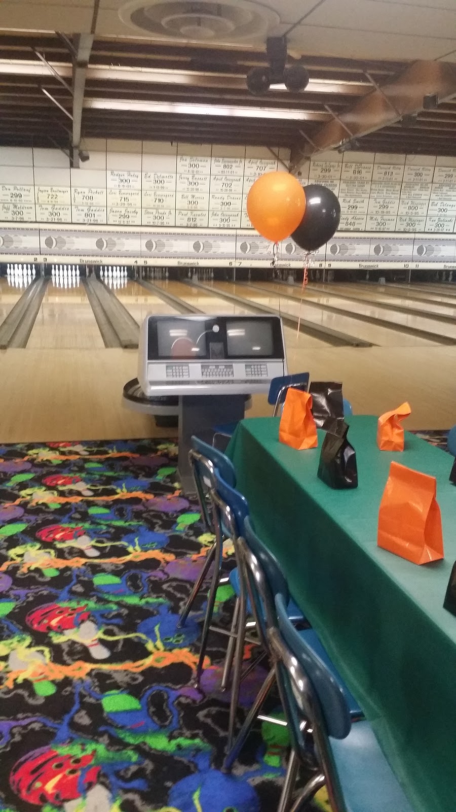 Colony Bowl | 4962 Pointe Tremble Rd, Algonac, MI 48001, USA | Phone: (810) 794-5535
