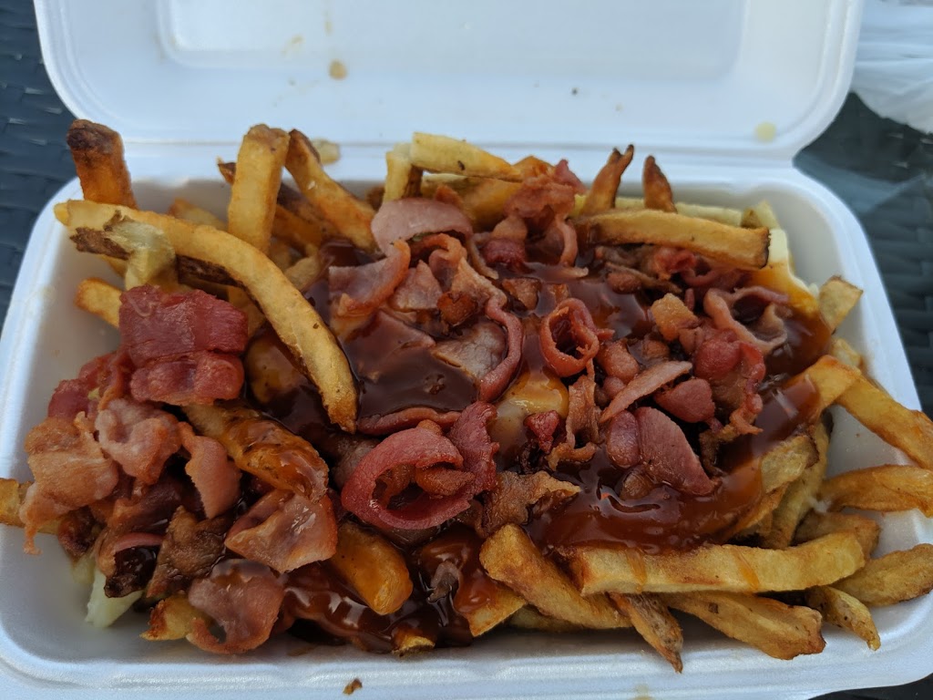 W.O.W Poutinerie | 35a Broadway, Orangeville, ON L9W 1J7, Canada | Phone: (519) 307-7229