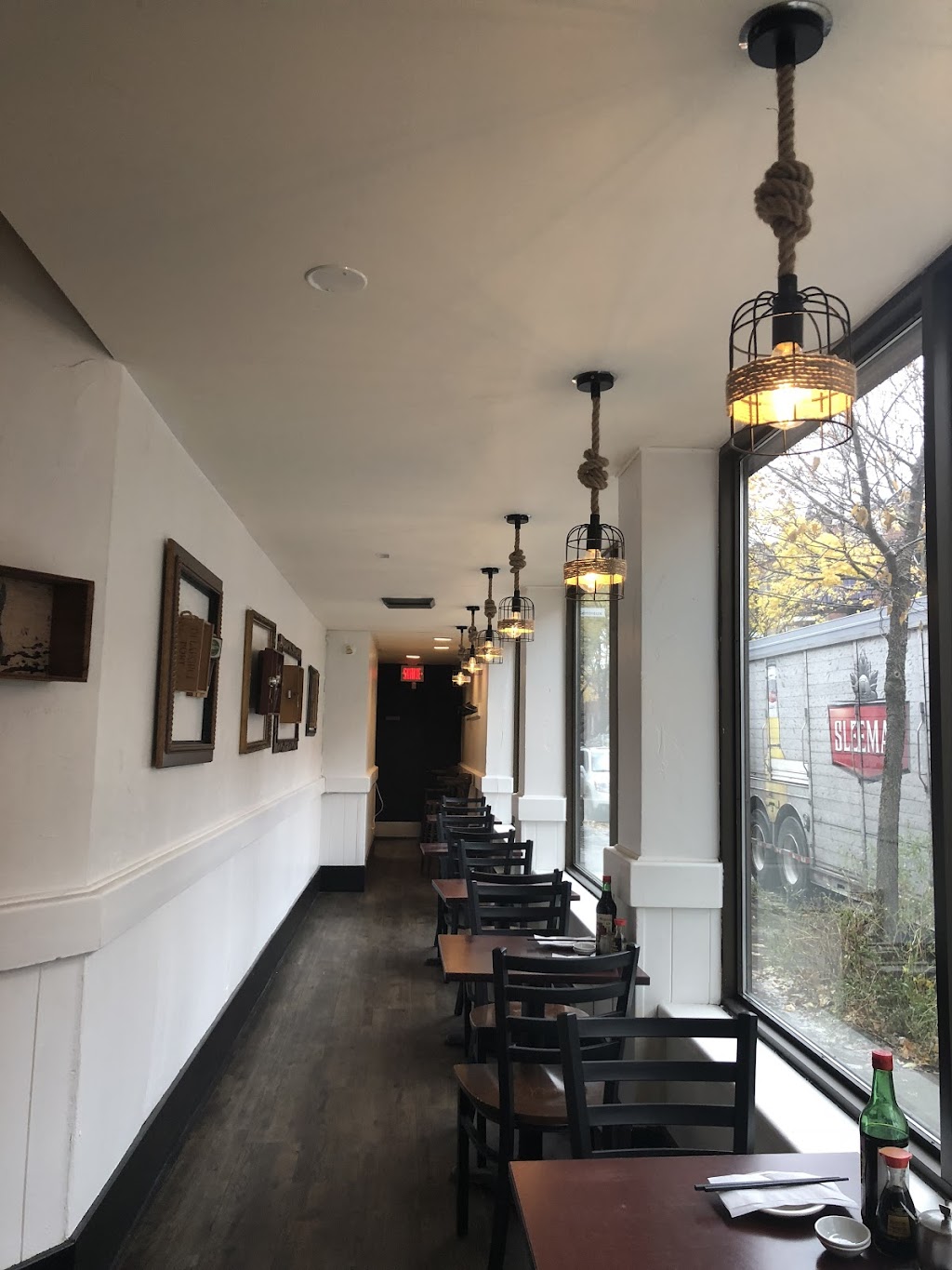 Mulan Dumpling | 1291 Avenue du Mont-Royal E, Montréal, QC H2J 1Y4, Canada | Phone: (514) 303-2221