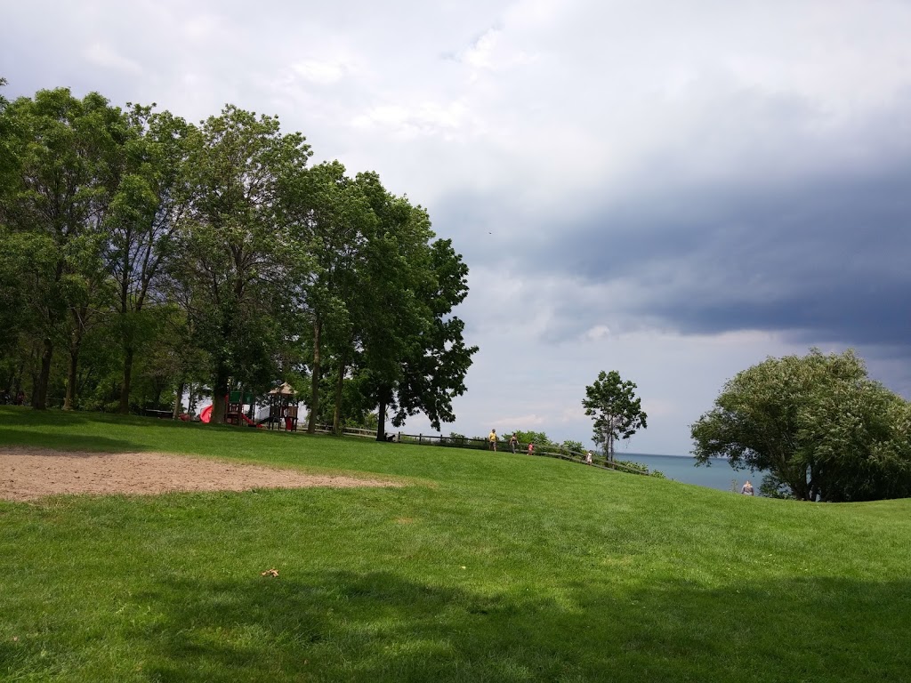 Nelles Beach Park | 91 Lake St, Grimsby, ON L3M 3A2, Canada | Phone: (905) 945-1288