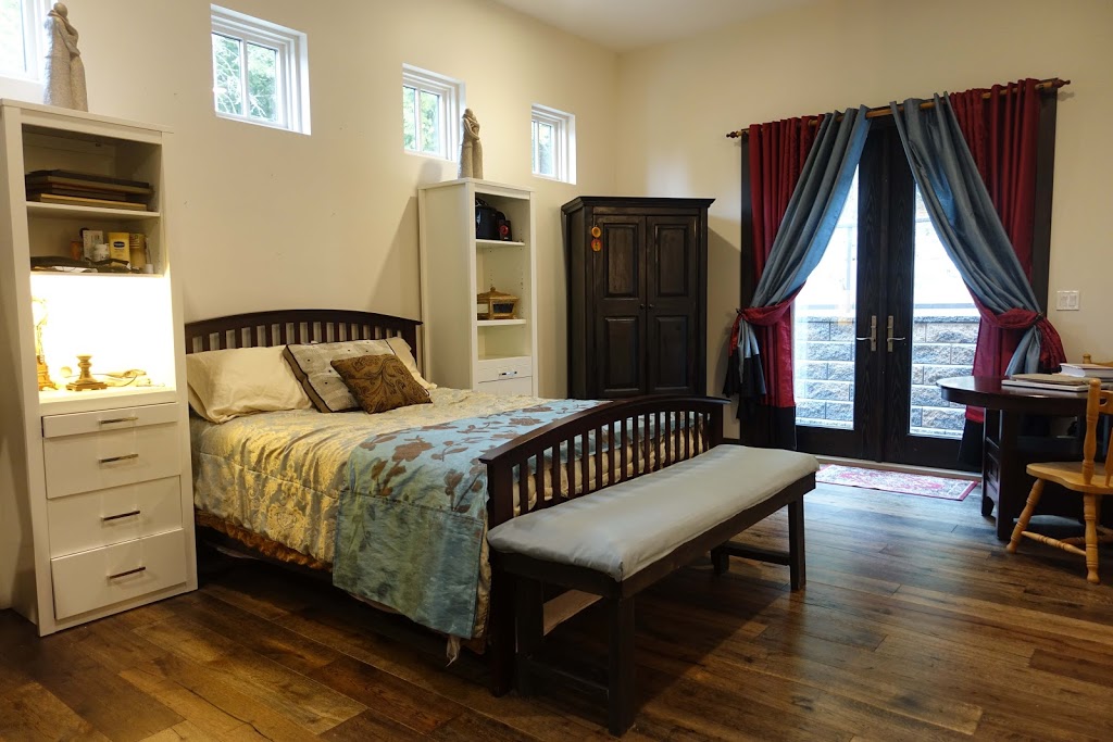 Mara Spring Lodges | 8265 BC-97A, Mara, BC V0E 2K0, Canada | Phone: (403) 606-2447