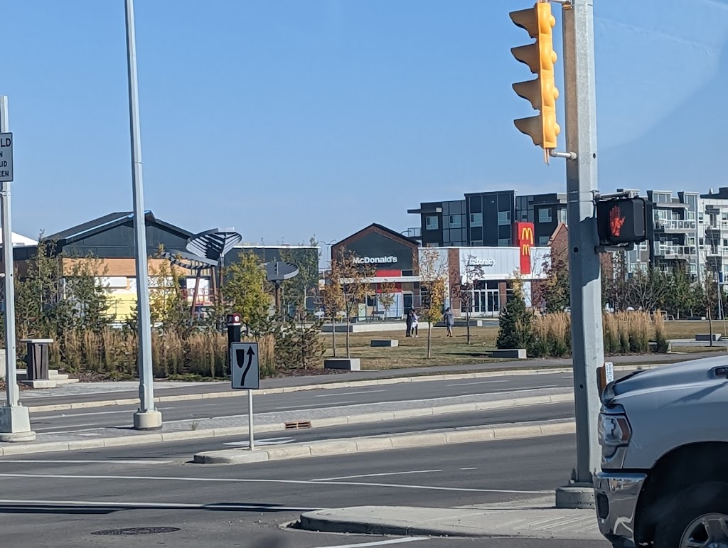 Mcdonalds | 111 Carrington Plaza NW, Calgary, AB T3P 1Y3, Canada | Phone: (403) 274-3134