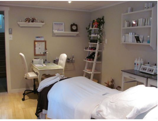 Beauté Céleste | 240 Rue Ducharme, Sainte-Catherine-de-Hatley, QC J0B 1W0, Canada | Phone: (819) 847-0815