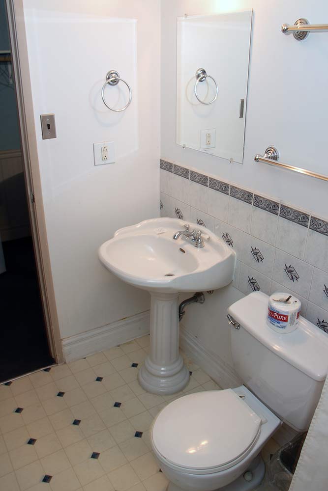 Capones Hideaway Motel | 1 Main St N, Moose Jaw, SK S6H 0V8, Canada | Phone: (306) 692-6422