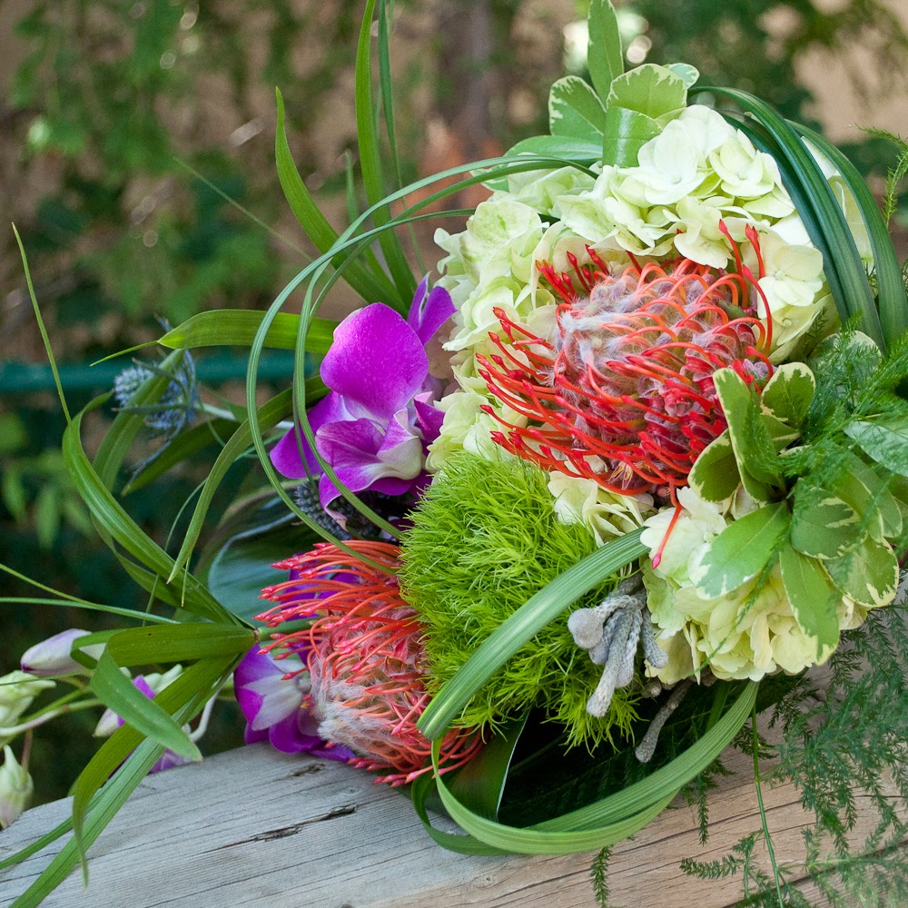 Earthen Elegance Floral | 165 Main St, Lucan, ON N0M 2J0, Canada | Phone: (519) 227-0800