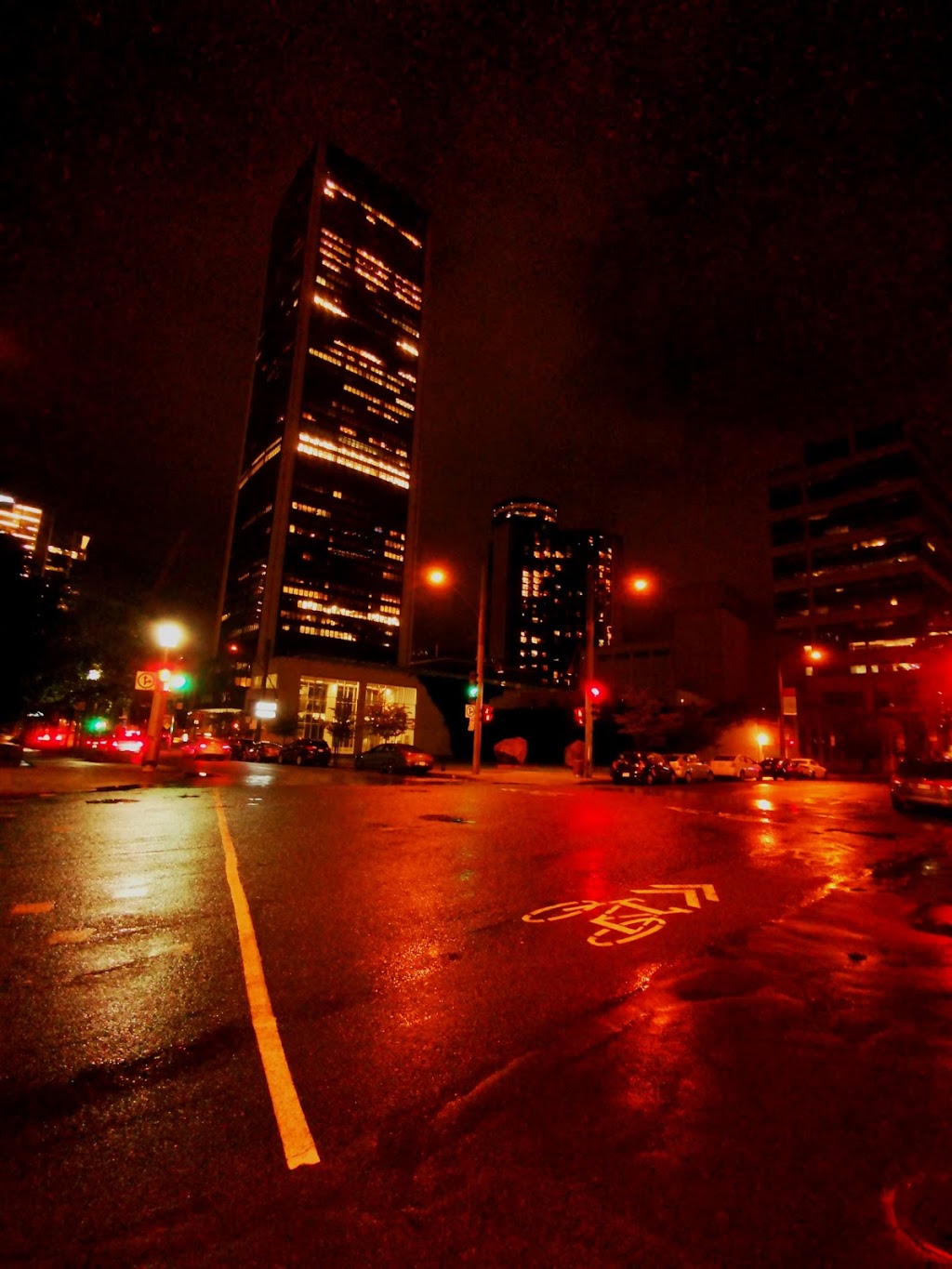 Cité internationale | 629 Rue Saint-Antoine O, Montréal, QC H3C 6J7, Canada | Phone: (514) 879-2020