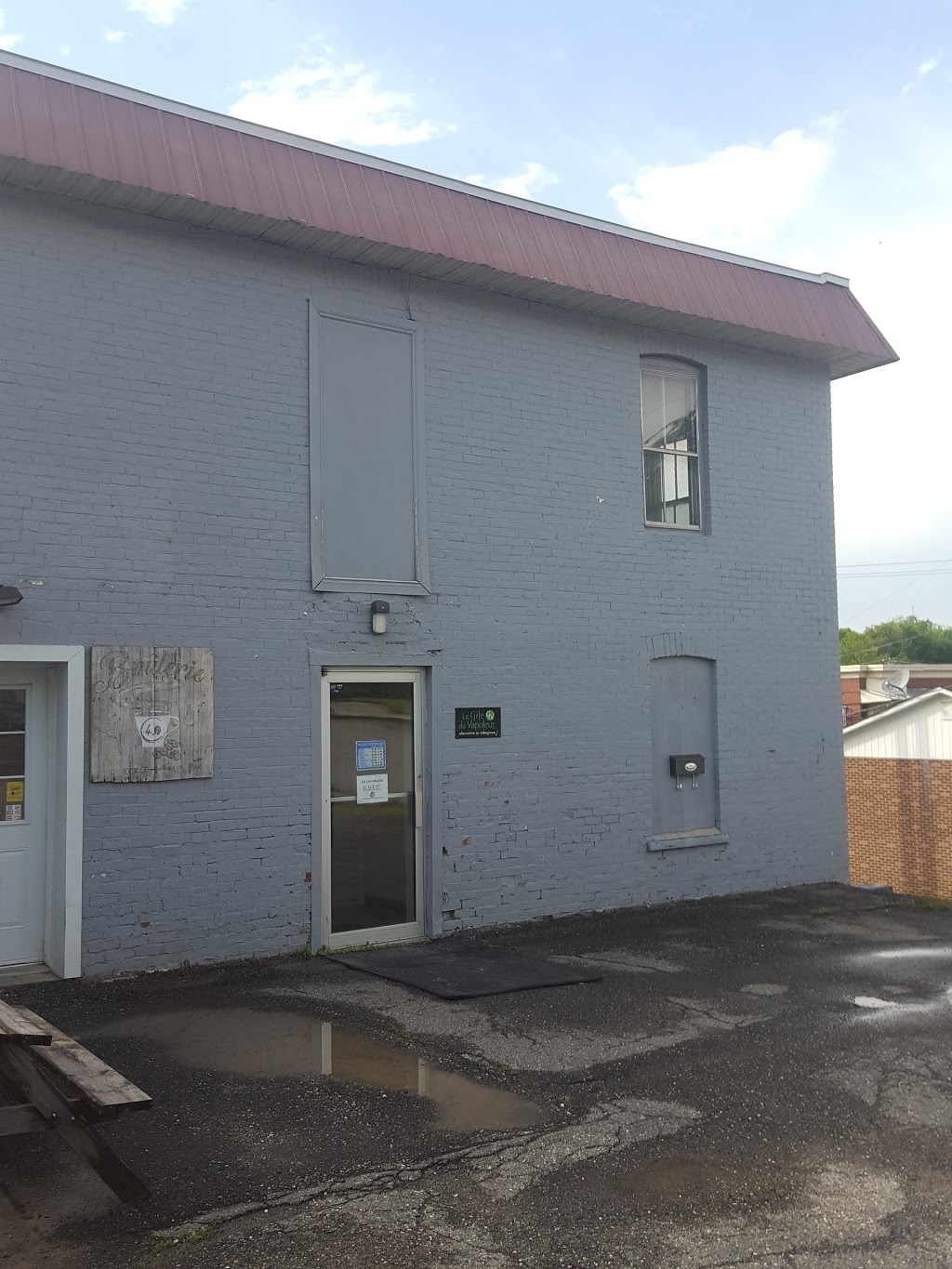 La Vape Shop | 170 Rue Saint-Georges, Windsor, QC J1S 1J8, Canada | Phone: (819) 845-1000