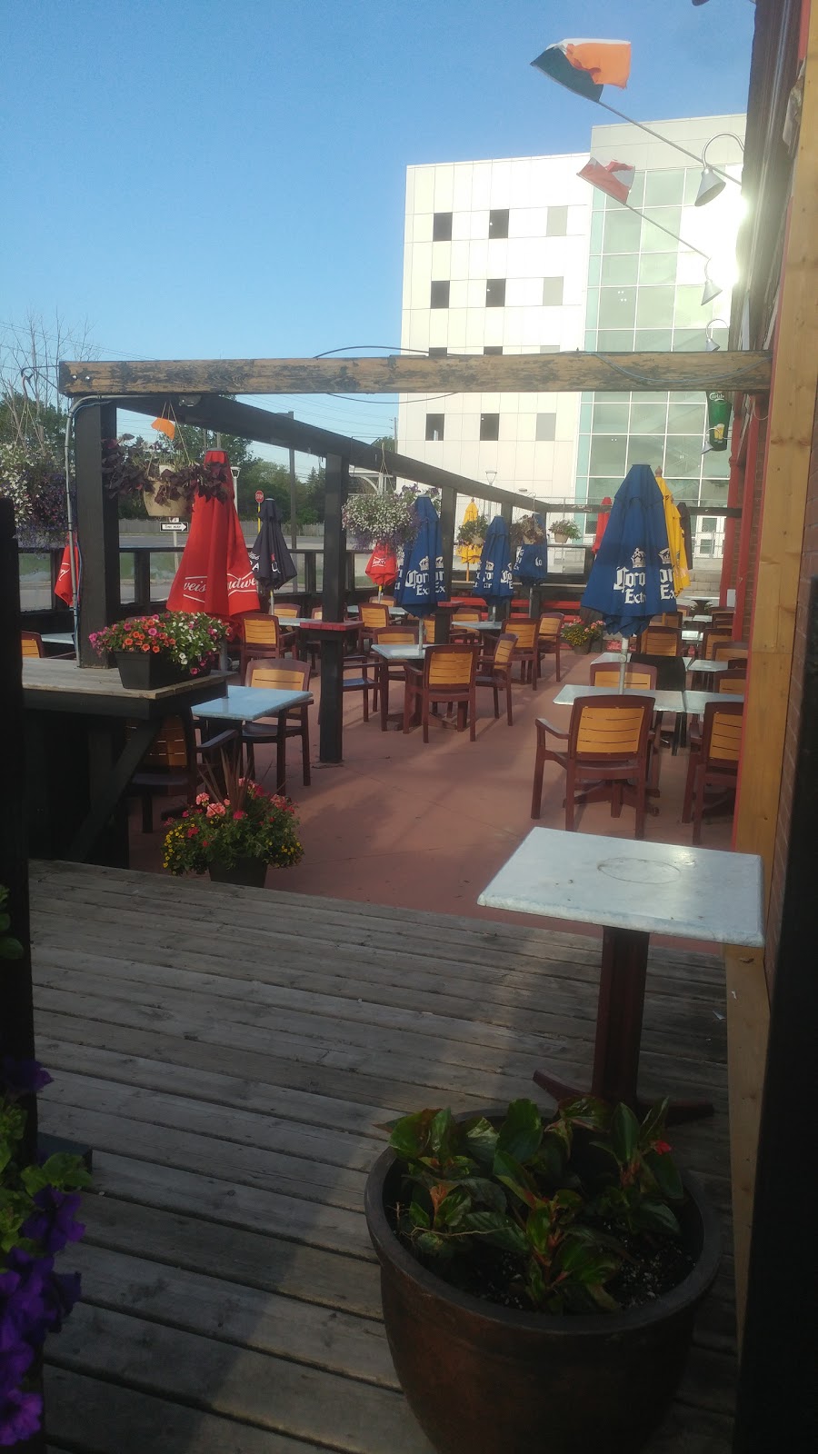 East End Pub & Grill | 1400 Bayly St #3, Pickering, ON L1W 3R2, Canada | Phone: (905) 837-1810