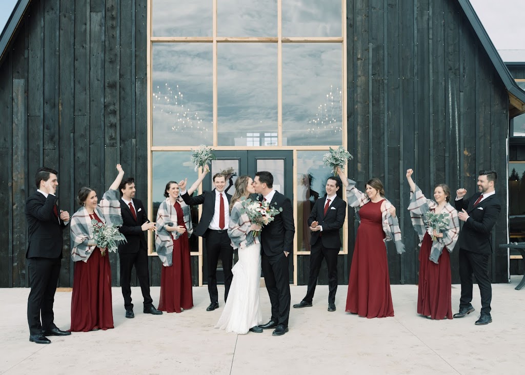 Black Barn | 265055 TWP RD 472A 10, AB T0C 1Z0, Canada | Phone: (780) 293-1462