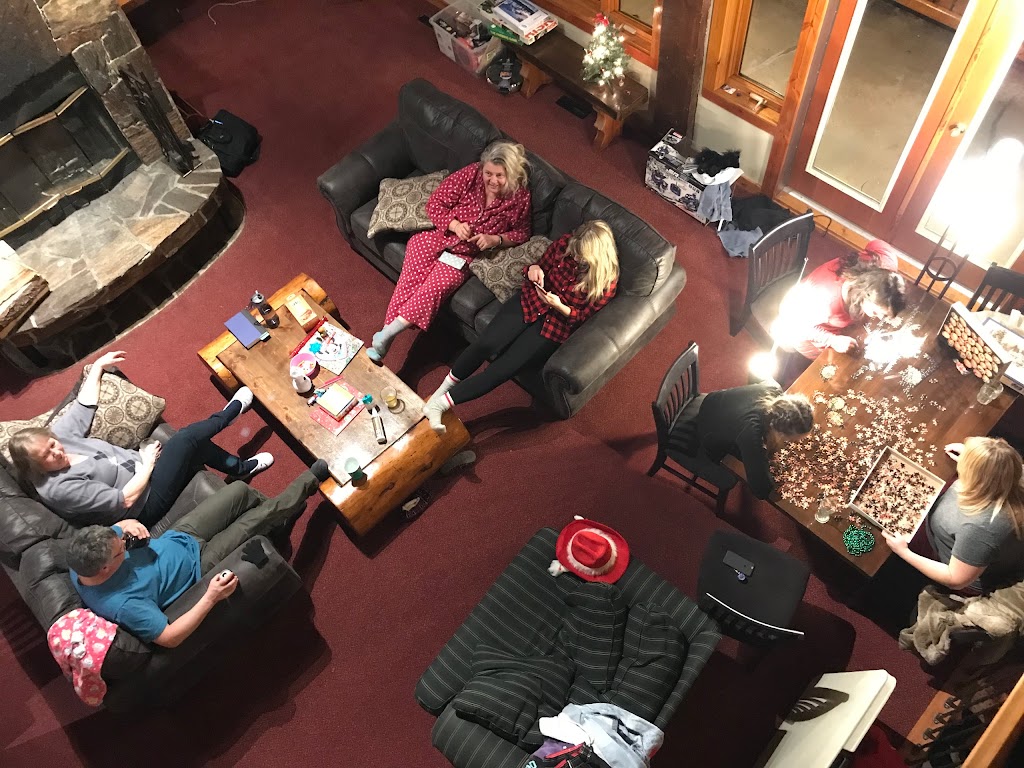 Alpine Lodge | 5291 Highline Dr, Fernie, BC V0B 1M6, Canada | Phone: (250) 423-4237