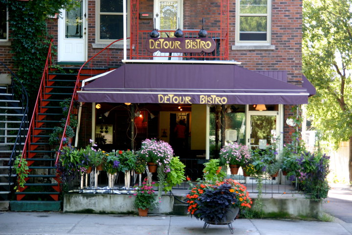 Bistro Détour | 2480 Rue Beaubien E, Montréal, QC H2G 1N4, Canada | Phone: (514) 728-3107