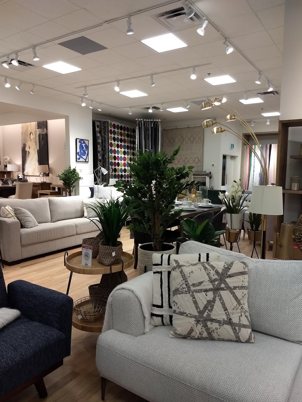 Structube | Boul Angrignon, Montréal, QC H8N 3A4, Canada | Phone: (514) 364-6147