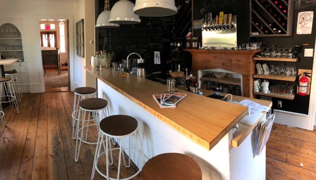 Circa 1860 Kitchen + Public House | 436 Main St, Mahone Bay, NS B0J 2E0, Canada | Phone: (902) 624-0036