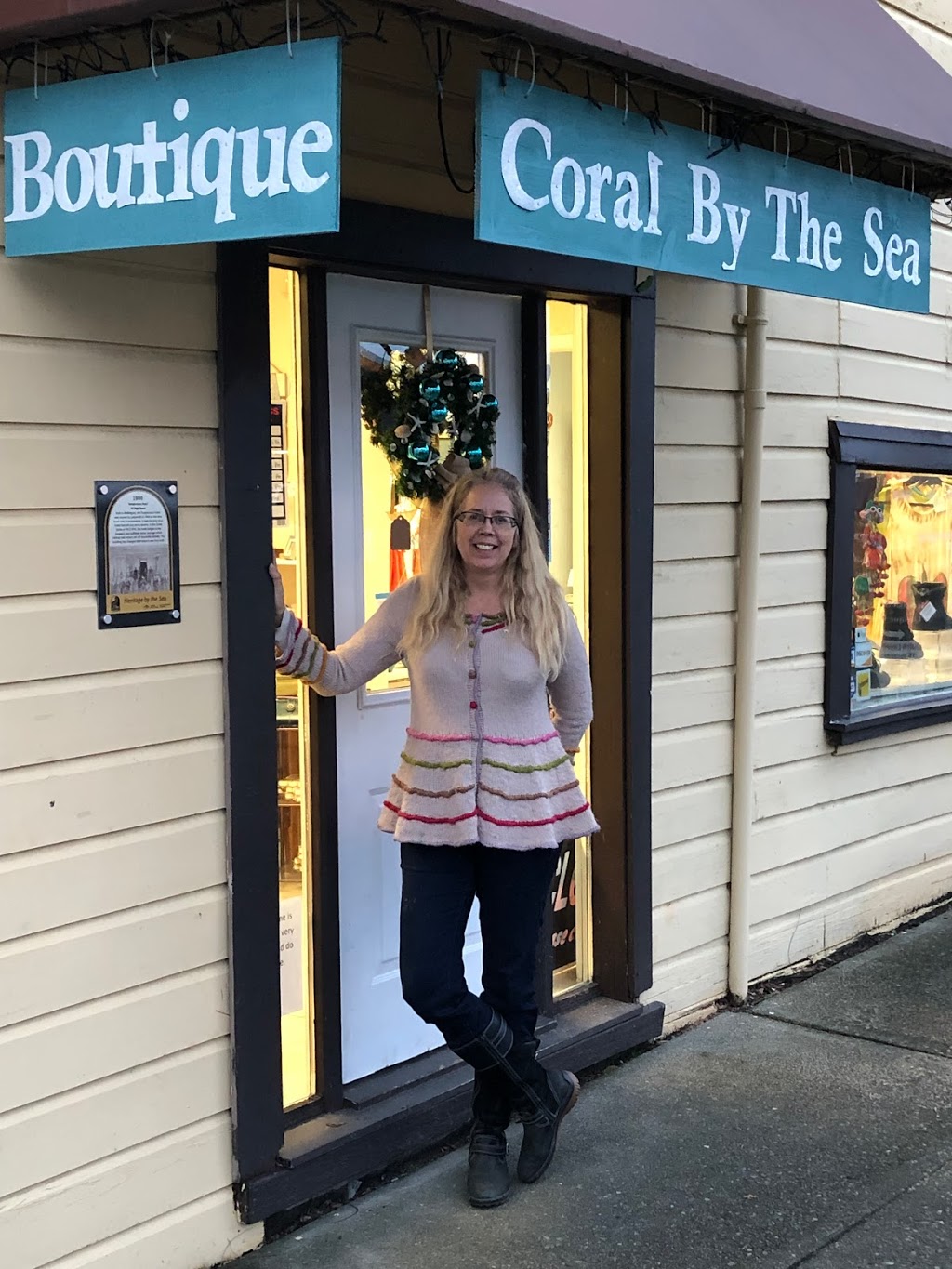 Coral By The Sea | 32 High St, Ladysmith, BC V9G 1A6, Canada | Phone: (778) 212-1532