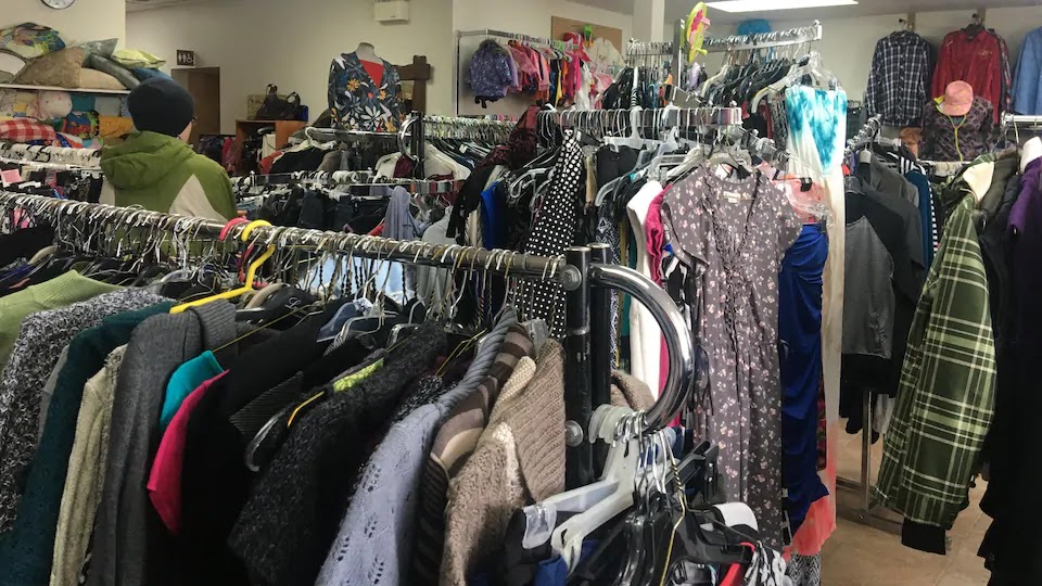 friperie chez Lyne cueillette en magasin gratuit | 2309 Route 122, Saint-Albert, QC J0A 1E0, Canada | Phone: (819) 375-3445