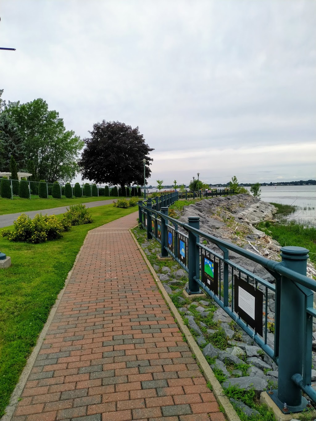 Parc Regard-sur-le-Fleuve | 5 Rue Saint-Pierre, Sorel-Tracy, QC J3P 3S2, Canada | Phone: (450) 780-5600