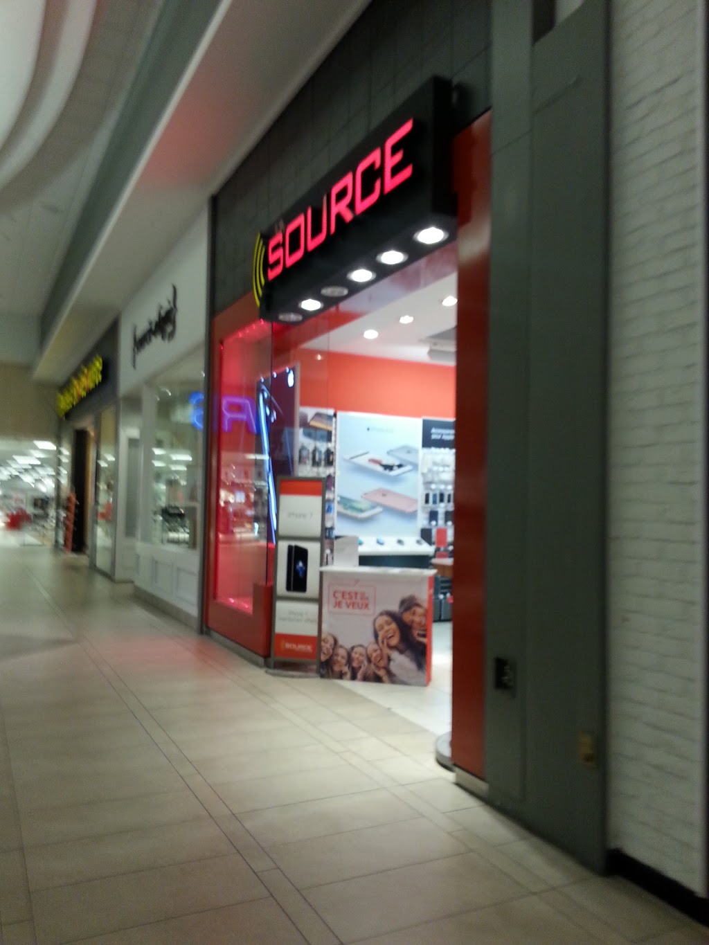La Source | 3035 Boulevard le Carrefour Unit # M019, Laval, QC H7T 1C8, Canada | Phone: (450) 688-9024
