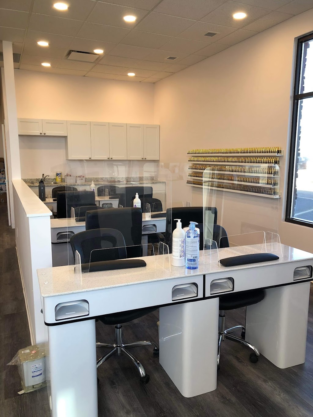 B & K nails salon | 3715 47 Ave #610, Sylvan Lake, AB T4S 0C8, Canada | Phone: (403) 864-5900