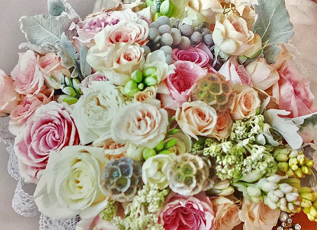 Yorkdale Flowers | 89 Bentworth Ave, North York, ON M6A 1P6, Canada | Phone: (647) 352-1338