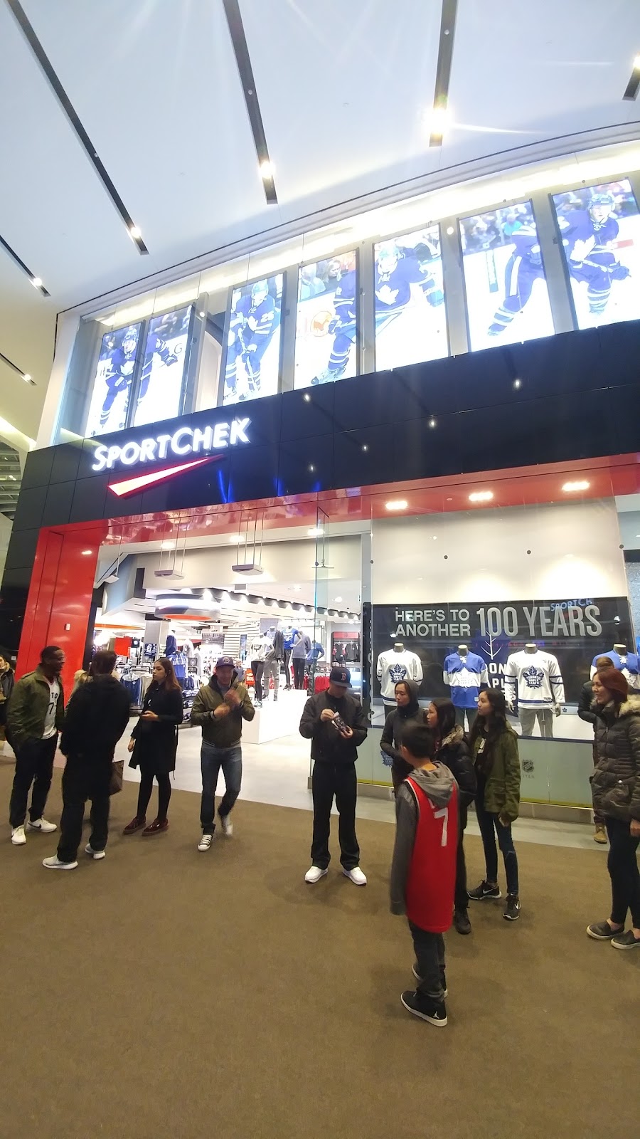 Sport Chek | MAPLE LEAF SQUARE, 15 York St, Toronto, ON M5J 0A3, Canada | Phone: (416) 981-0980