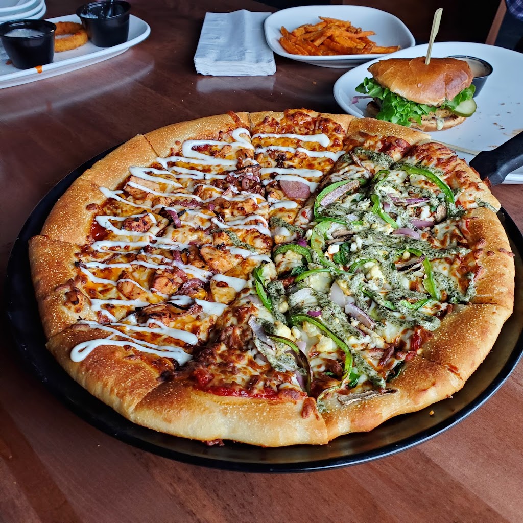 Boston Pizza | 270 North Service Rd W, Oakville, ON L6M 2R8, Canada | Phone: (905) 849-8100