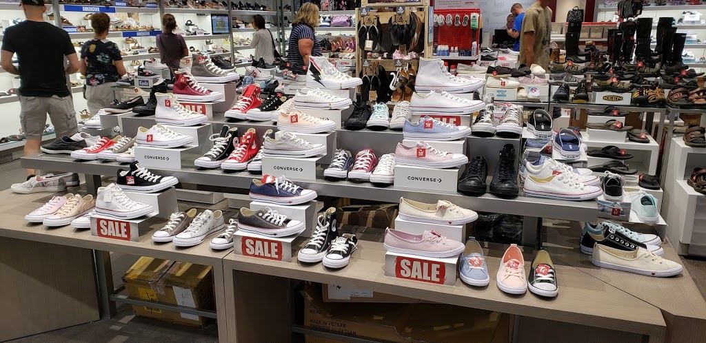 SoftMoc | SoftMoc Upper Canada Mall, 17600 Yonge St GG14, Newmarket, ON L3Y 4Z1, Canada | Phone: (905) 895-0582