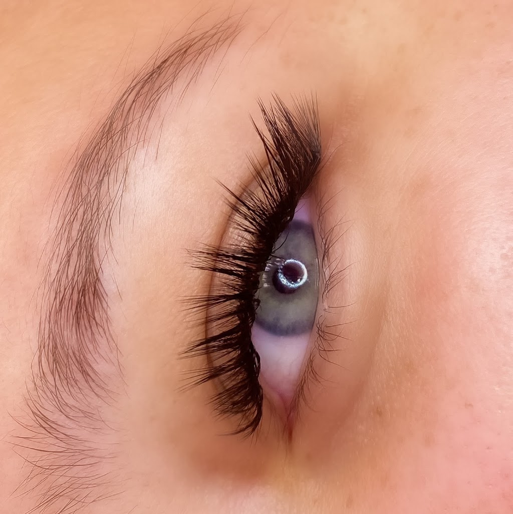 Carlenes Lashes | 64 Huntington Crescent, Courtice, ON L1E 3C7, Canada | Phone: (905) 439-2522