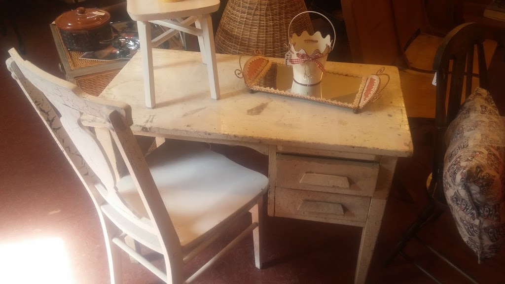 KCs Upscale Garage Sale | 4573 Fairgrounds Rd, Orillia, ON L3V 6H2, Canada | Phone: (905) 442-5091