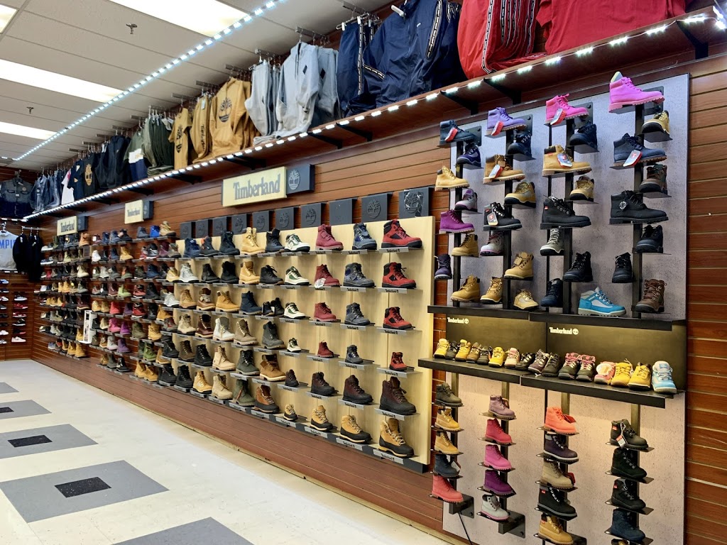 Five star fashion | 2211 Niagara St, Buffalo, NY 14207, USA | Phone: (716) 995-6039