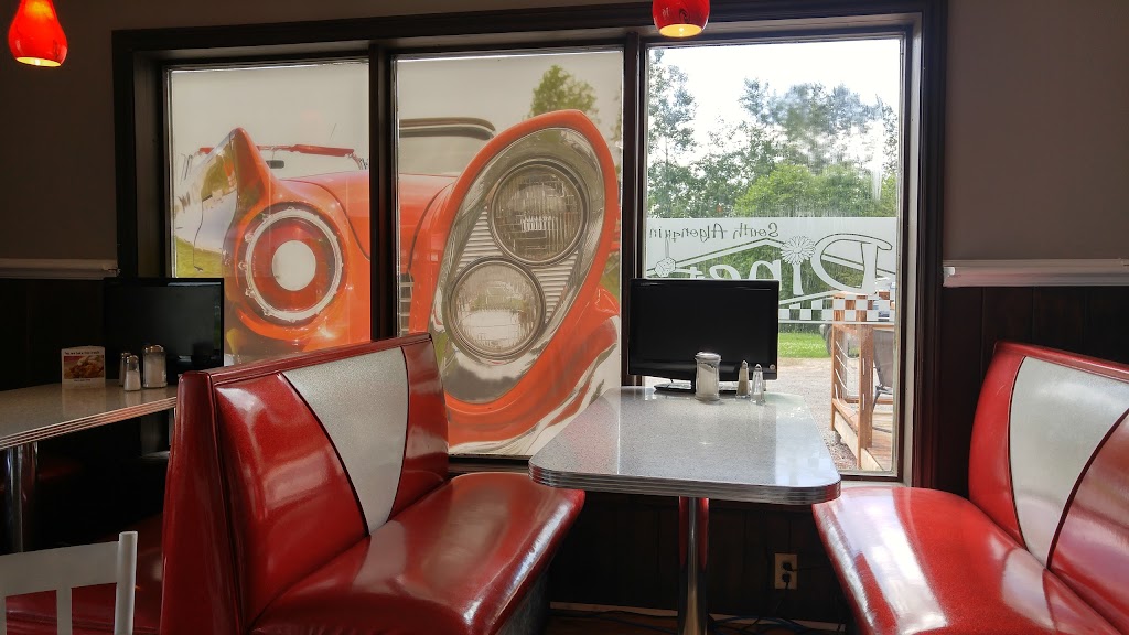 South Algonquin Diner | 2269 Loop Rd, Wilberforce, ON K0L 3C0, Canada | Phone: (705) 448-1168