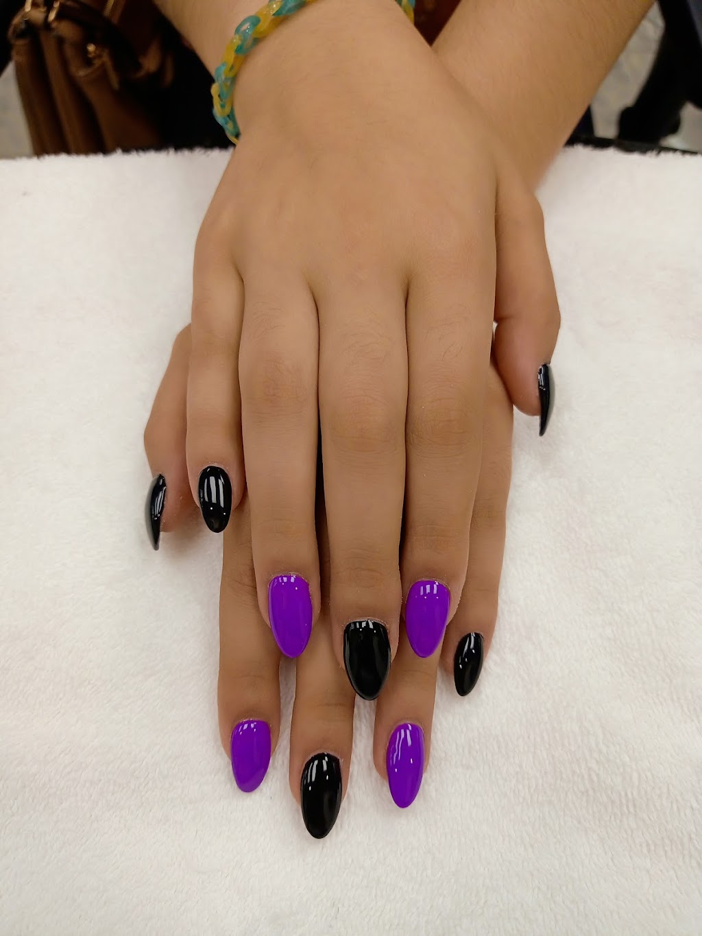 Ongle Etoile | 2169 Blvd. Marcel-Laurin, Saint-Laurent, QC H4R 1K4, Canada | Phone: (514) 334-6637