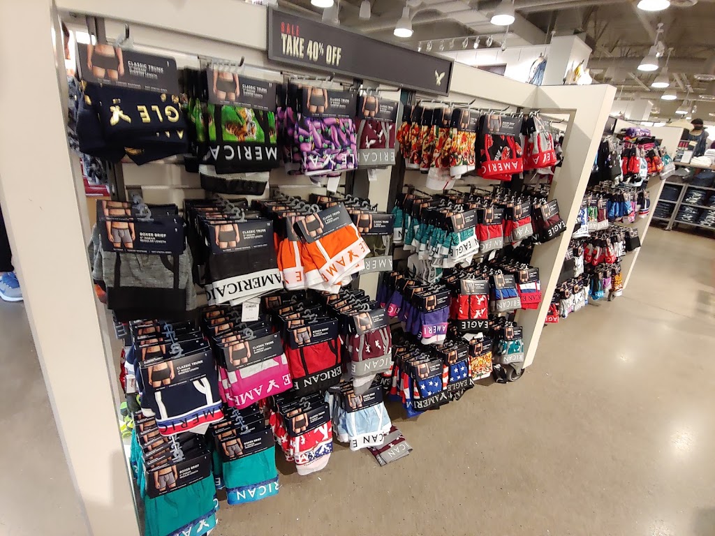 American Eagle Outfitters | TORONTO PREMIUM OUTLETS, 13850 Steeles Ave Suite 830, Halton Hills, ON L7G 5G2, Canada | Phone: (905) 875-2796