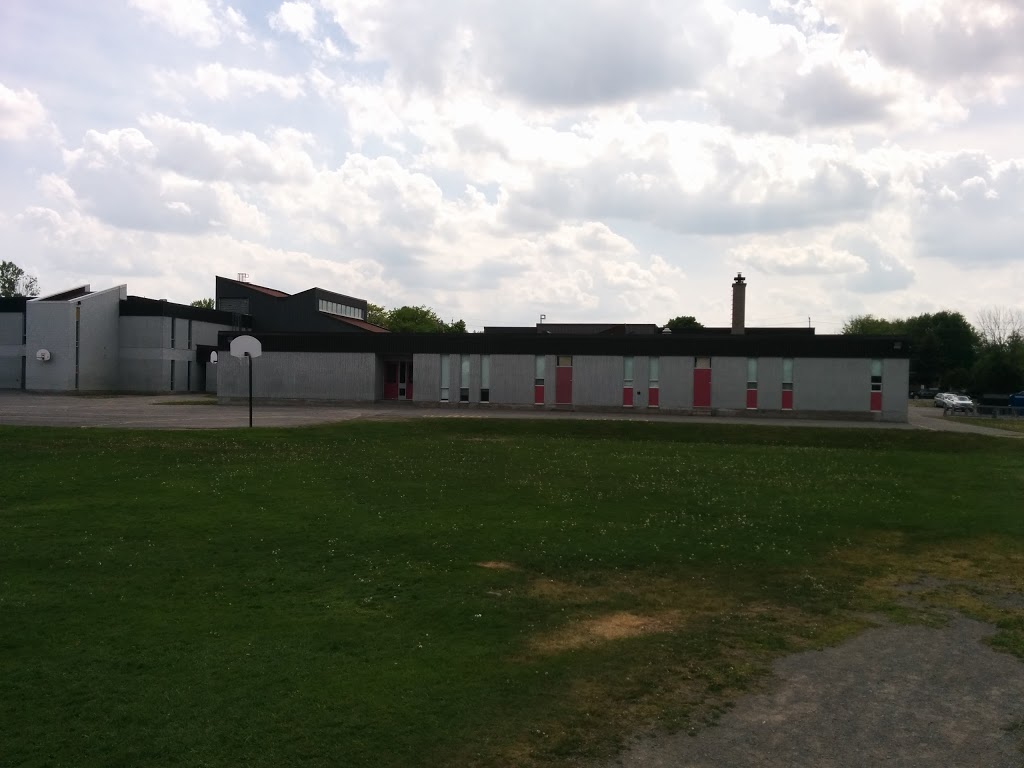D. A. Moodie Intermediate School | 595 Moodie Dr, Nepean, ON K2H 8A8, Canada | Phone: (613) 829-4081