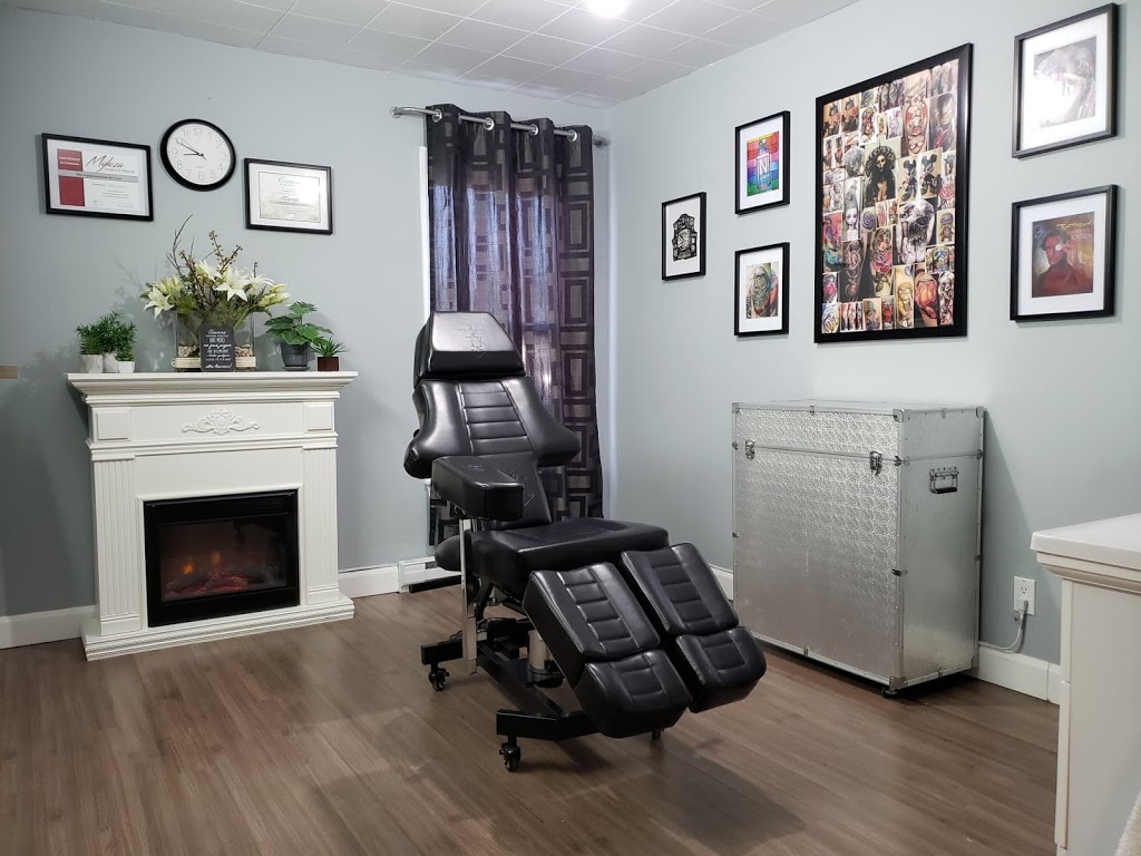 Tatouage la piqûre | 203 Rue Bilodeau, East Angus, QC J0B 1R0, Canada | Phone: (819) 451-0880