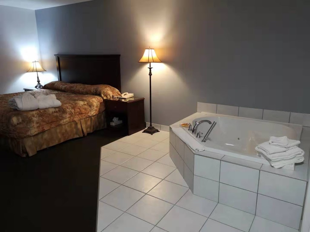 EconoHotel | 208 Route du Président-Kennedy, Lévis, QC G6V 9J6, Canada | Phone: (418) 837-8841