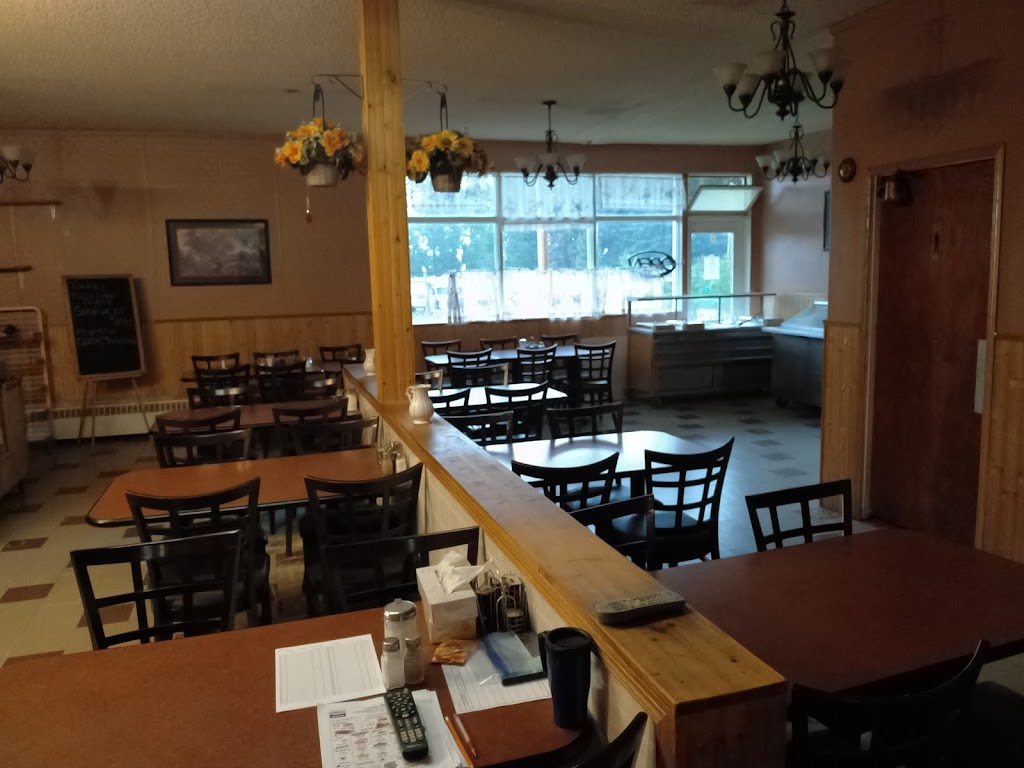 Lodgepole Pine Inn Hotel | 4909 53 Ave, Lodgepole, AB T0E 1K0, Canada | Phone: (780) 894-2202