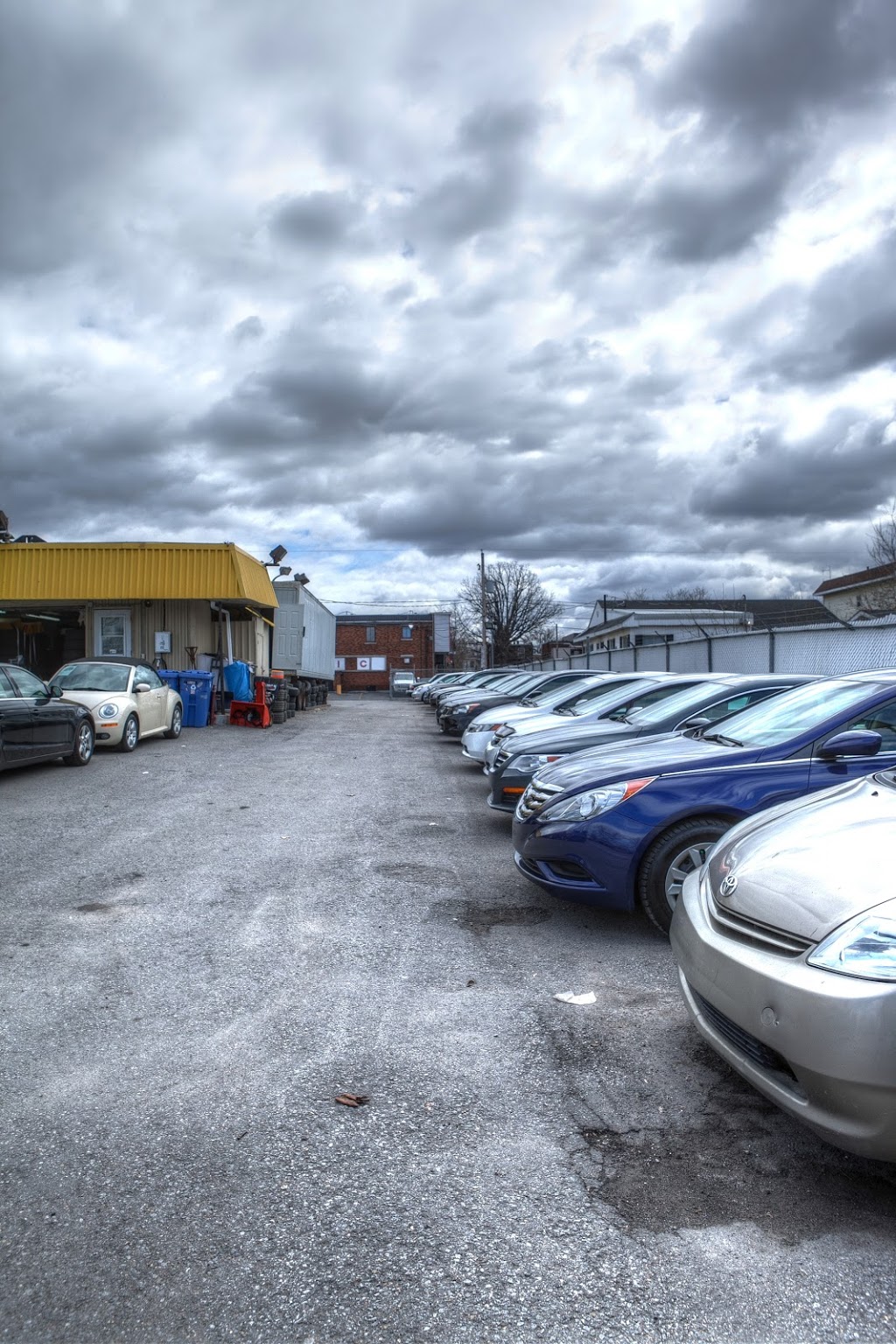 Club Auto Zone Inc | 1310 Boulevard Taschereau, LeMoyne, QC J4P 3M4, Canada | Phone: (877) 459-1343
