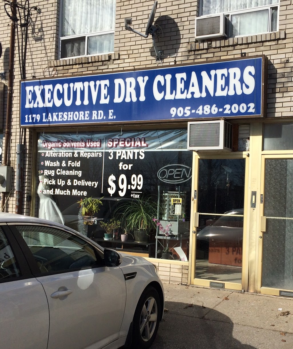 Executive Dry Cleaners | 1179 Lakeshore Rd E, Mississauga, ON L5E 1G1, Canada | Phone: (905) 486-2002