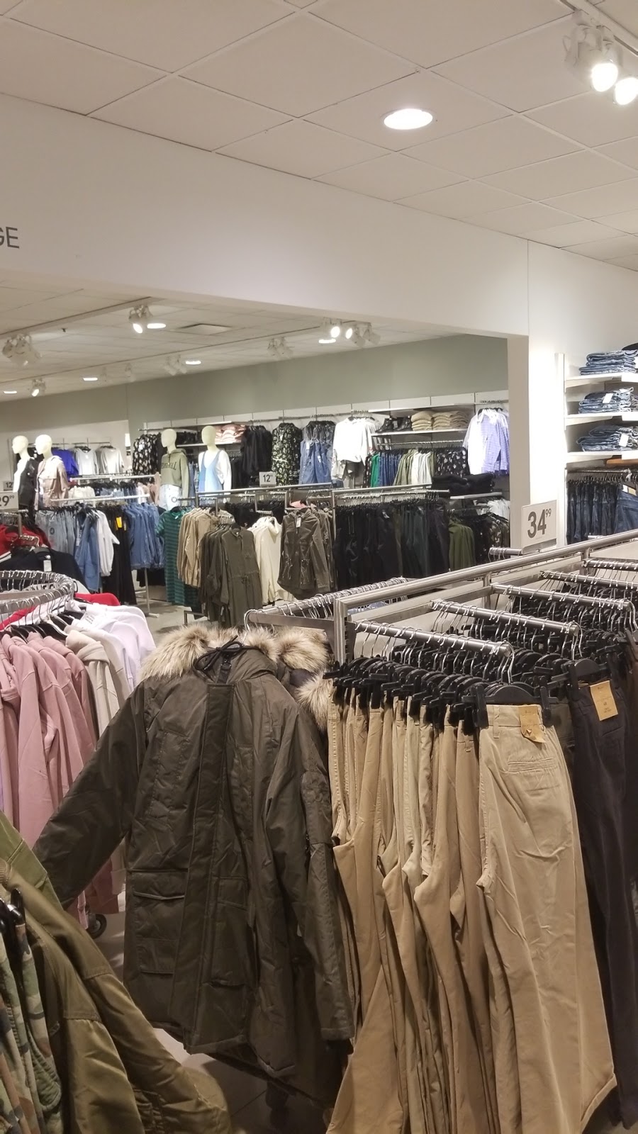 H&M | 7999 Boulevard des Galeries dAnjou, Anjou, QC H1M 1W9, Canada | Phone: (855) 272-7007