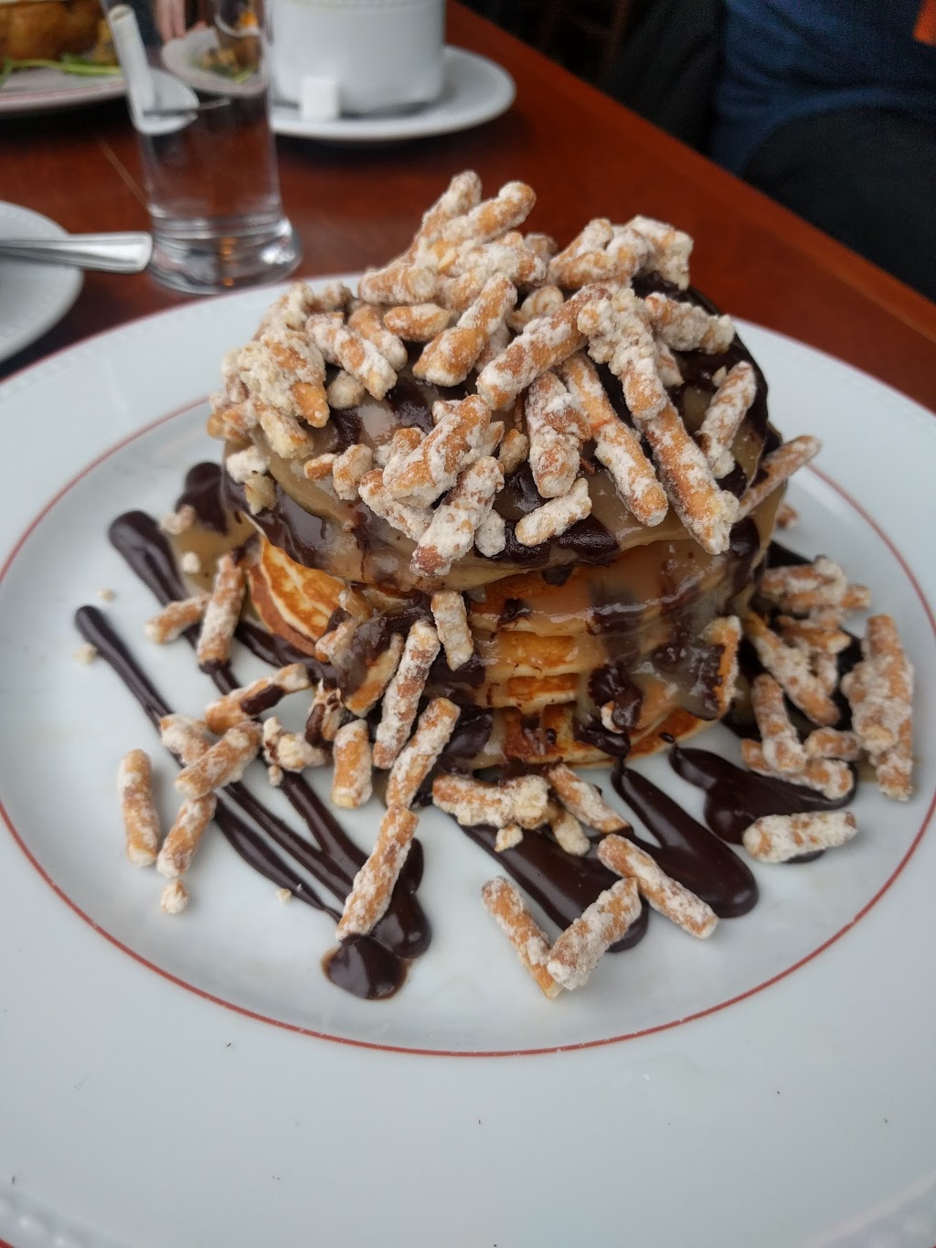 Le Chien Fumant | 4710 Rue De Lanaudière, Montréal, QC H2J 3P7, Canada | Phone: (514) 524-2444